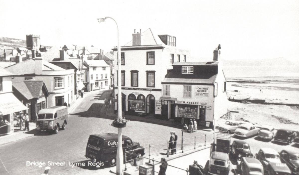 Take A Walk Down 1950s Broad Street Bridport And Lyme Regis News